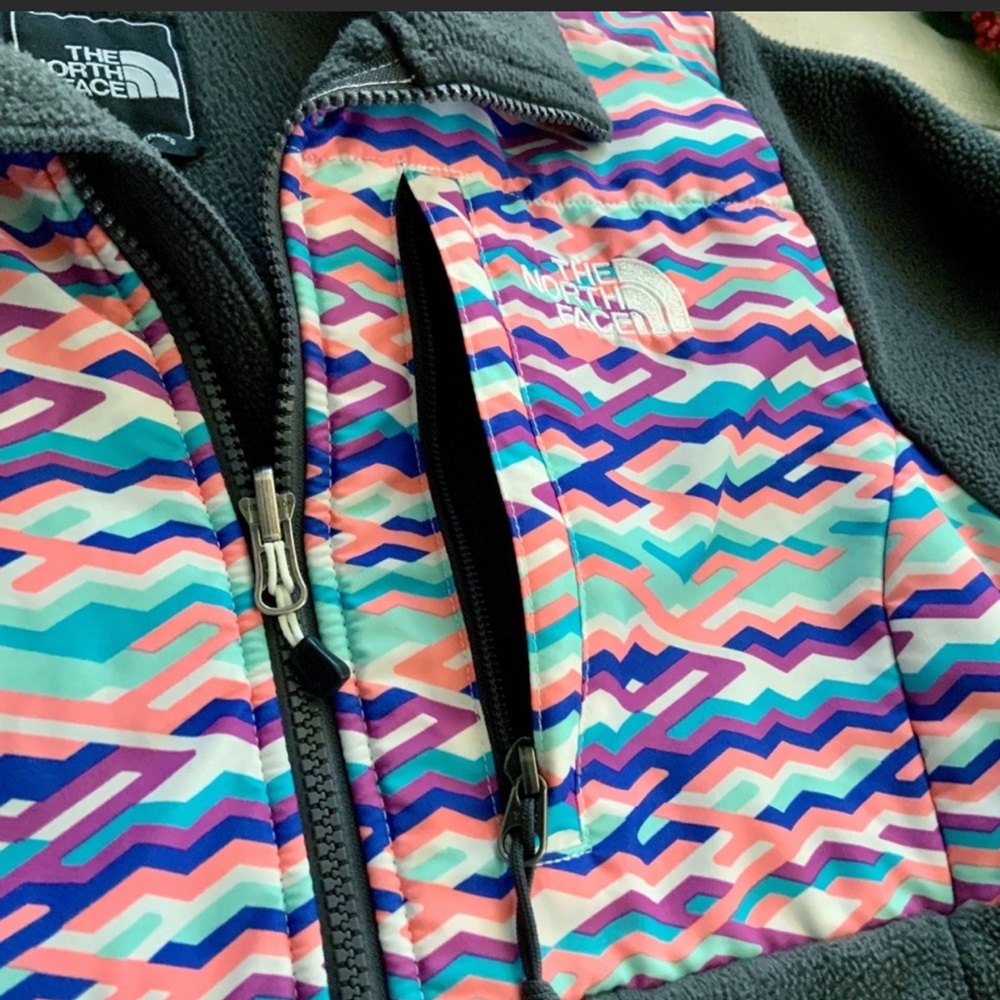 The North Face Limited Edition Chevron Jacket Size Medium - Picture 6 of 9